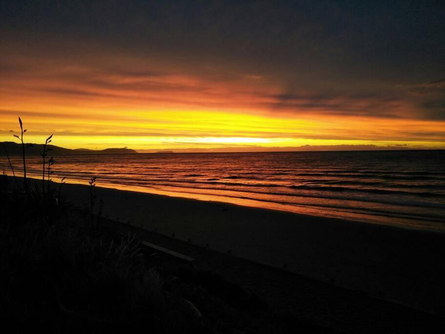 Beachfront Bliss Paraparaumu Extérieur photo