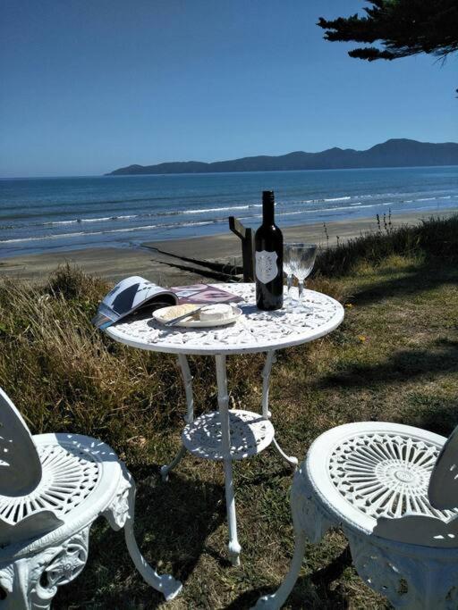 Beachfront Bliss Paraparaumu Extérieur photo