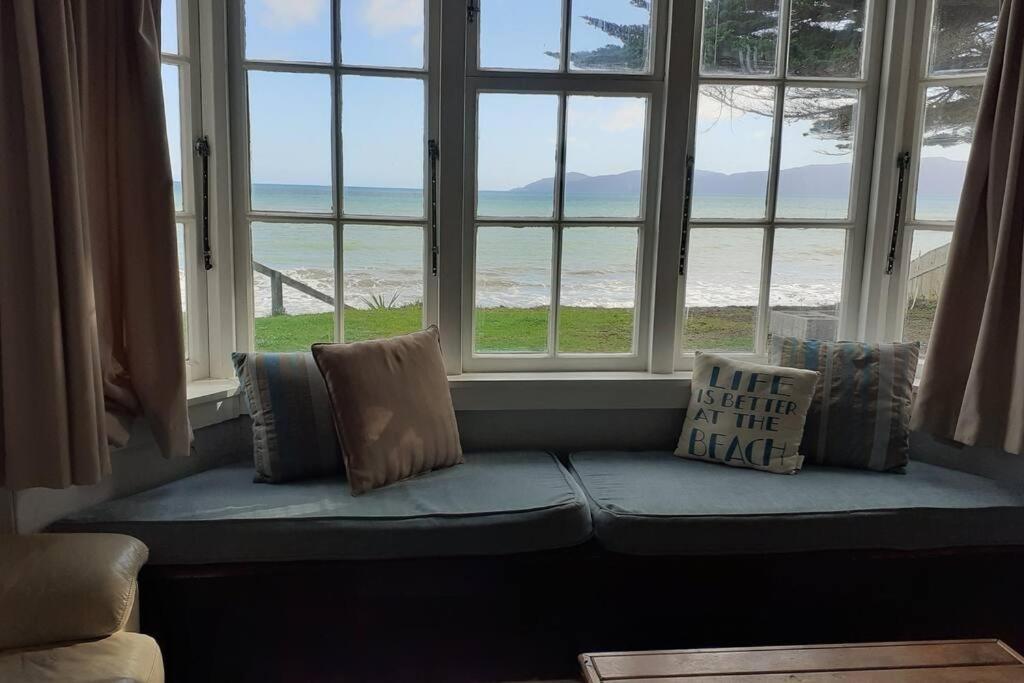 Beachfront Bliss Paraparaumu Extérieur photo
