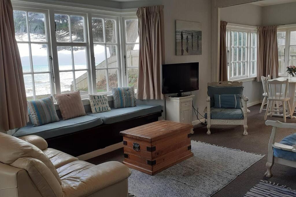 Beachfront Bliss Paraparaumu Extérieur photo