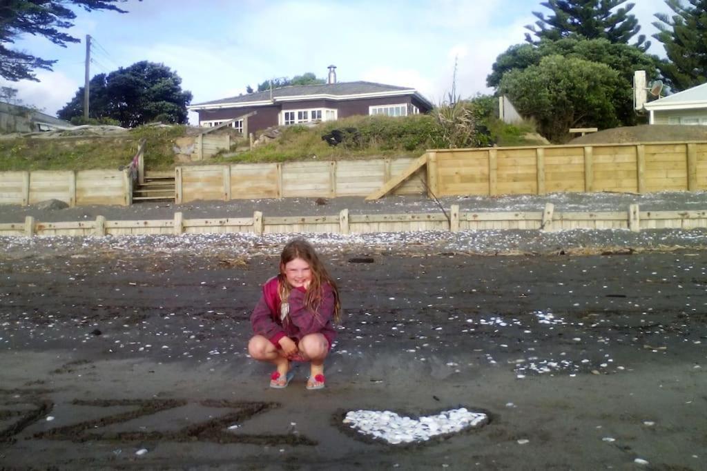 Beachfront Bliss Paraparaumu Extérieur photo