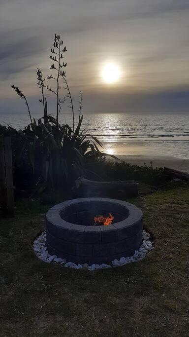 Beachfront Bliss Paraparaumu Extérieur photo