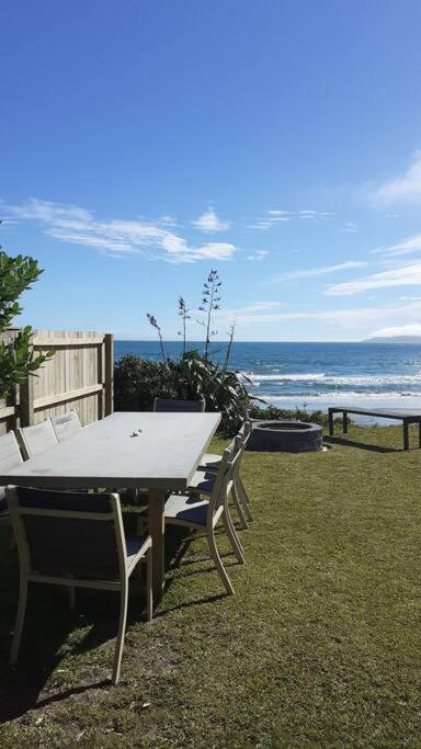 Beachfront Bliss Paraparaumu Extérieur photo