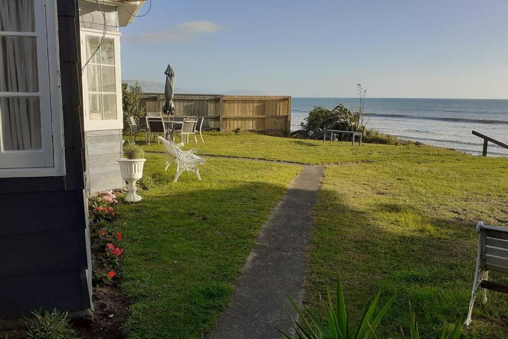 Beachfront Bliss Paraparaumu Extérieur photo