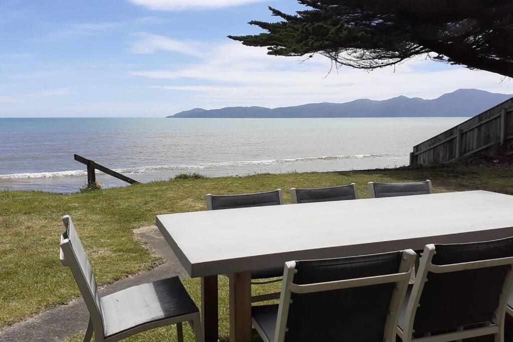 Beachfront Bliss Paraparaumu Extérieur photo